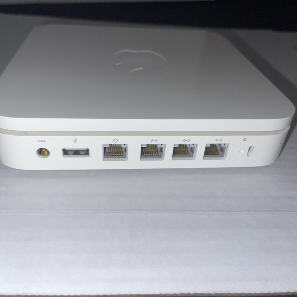 Apple AirPort Extreme Base Station A1408 802.11n WiFi Router - W/ Power Cord - Picture 3 of 4